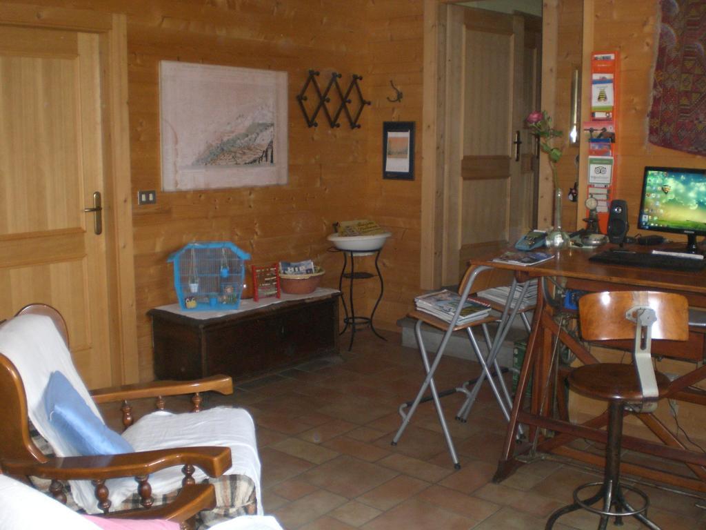 Pera Rionda Bed and Breakfast Caprie Buitenkant foto