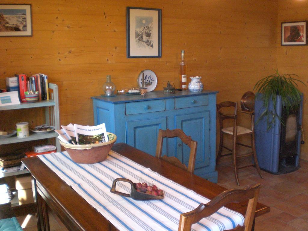 Pera Rionda Bed and Breakfast Caprie Buitenkant foto