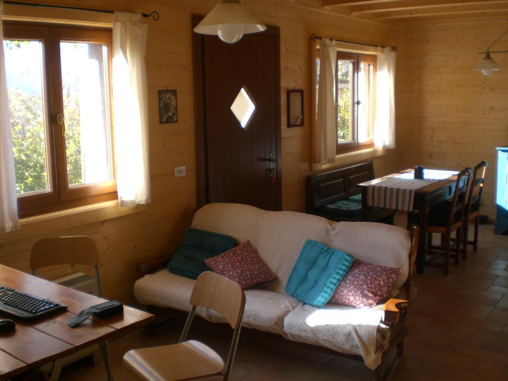 Pera Rionda Bed and Breakfast Caprie Buitenkant foto
