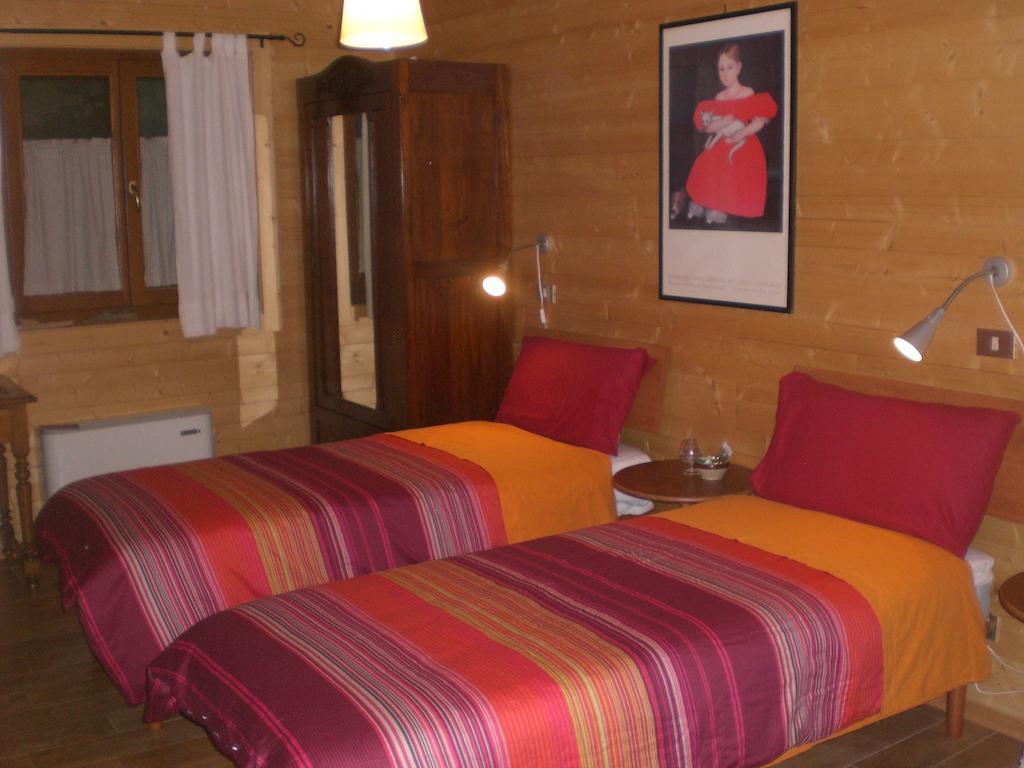 Pera Rionda Bed and Breakfast Caprie Kamer foto